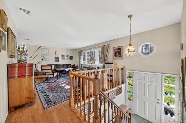 38 E Mayer Drive, Suffern, NY 10901