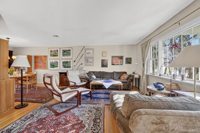 38 E Mayer Drive, Suffern, NY 10901