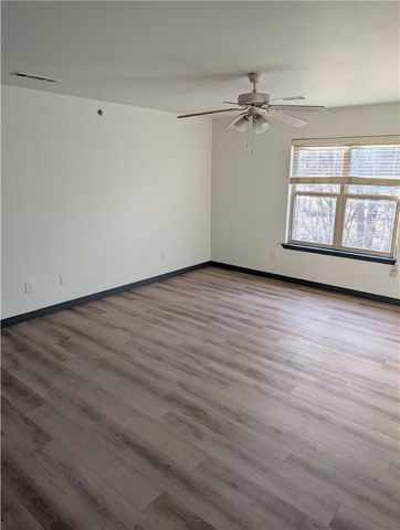 2619 N Quality Lane 121, Fayetteville, AR 72703