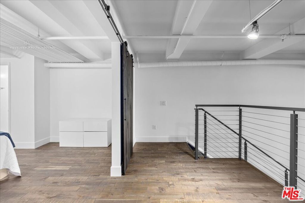 Image 20 of property listing at 120 S Hewitt Street 6, Los Angeles, CA 90012