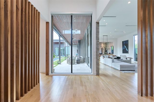 1734 Hollister Street, Houston, TX 77055