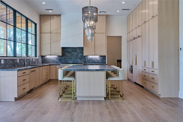 1734 Hollister Street, Houston, TX 77055