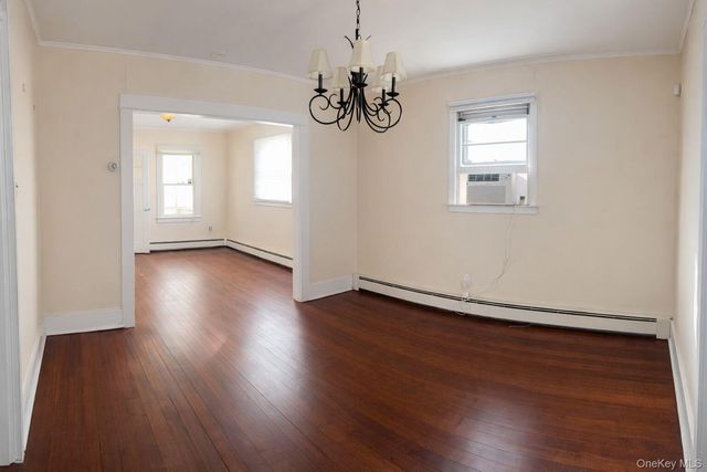 31 Oakland Avenue, Port Jefferson Station, NY 11776