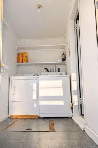 31 Oakland Avenue, Port Jefferson Station, NY 11776