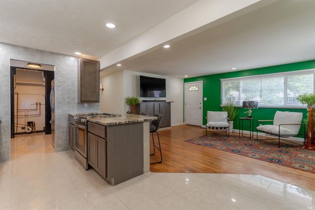 1922 S Lombard Avenue, Evansville, IN 47714