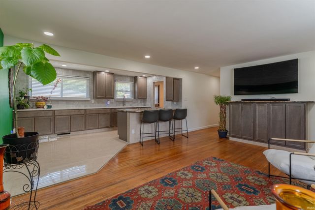 1922 S Lombard Avenue, Evansville, IN 47714