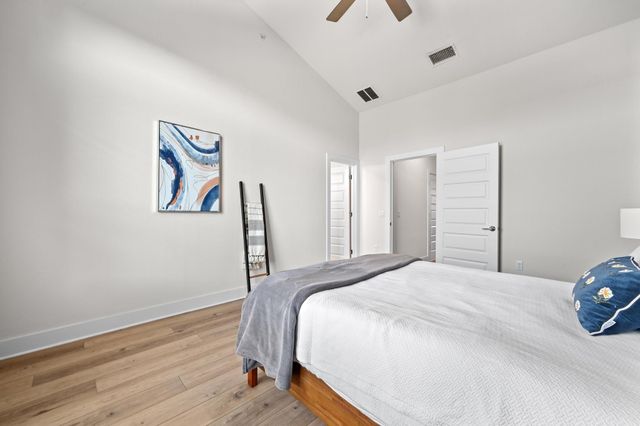 8922 Menchaca RD 303, Austin, TX 78748