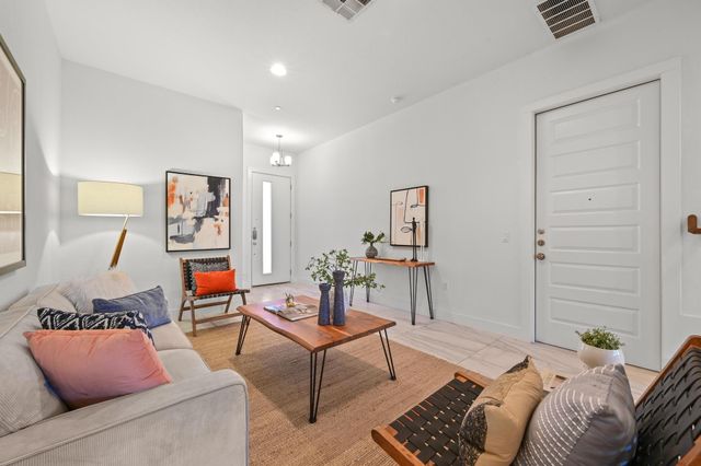 8922 Menchaca RD 303, Austin, TX 78748