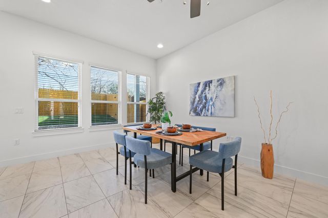 8922 Menchaca RD 303, Austin, TX 78748