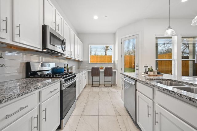 8922 Menchaca RD 303, Austin, TX 78748