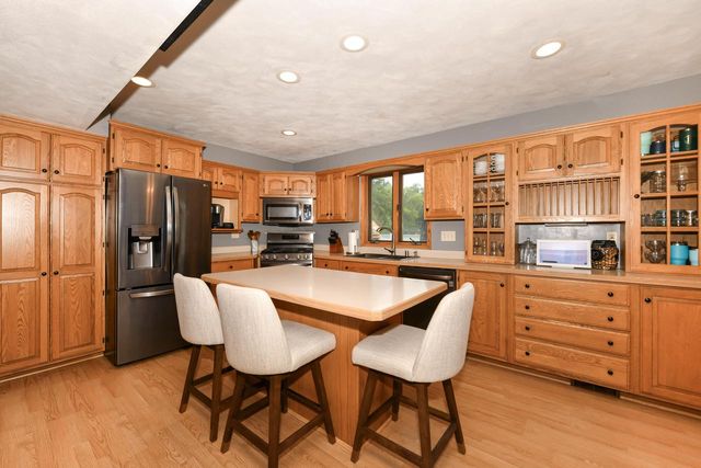664 Austin ROAD, Burlington, WI 53105