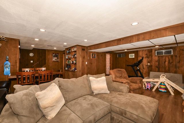 664 Austin ROAD, Burlington, WI 53105