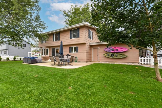 664 Austin ROAD, Burlington, WI 53105
