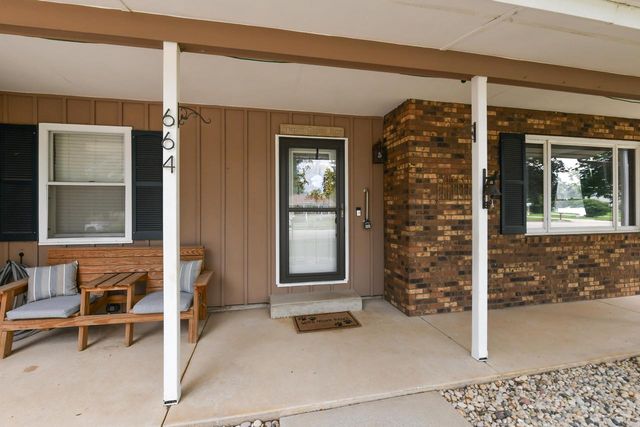 664 Austin ROAD, Burlington, WI 53105