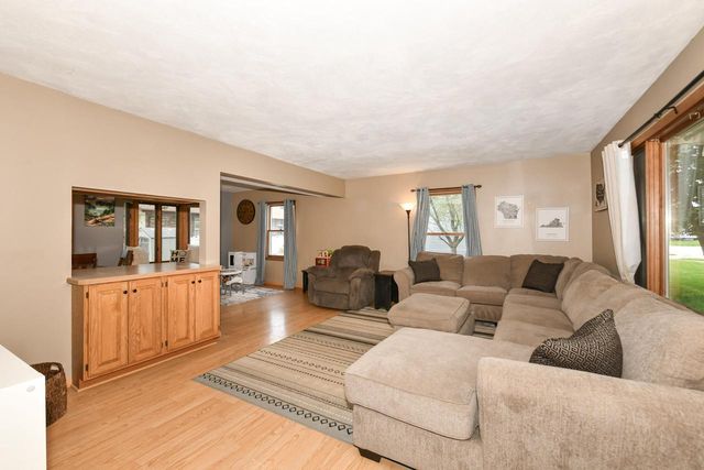 664 Austin ROAD, Burlington, WI 53105