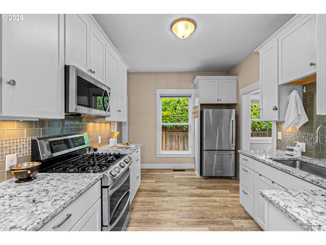 5811 N PRINCETON St, Portland, OR 97203