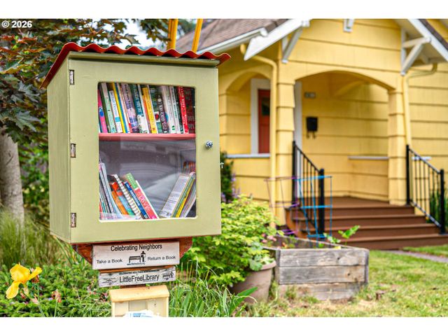 5811 N PRINCETON St, Portland, OR 97203