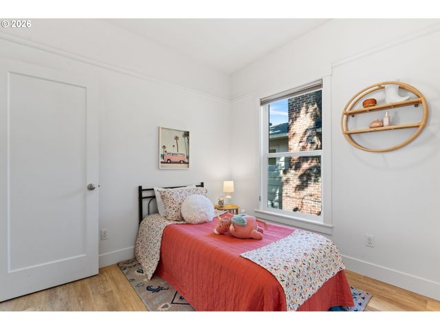 5811 N PRINCETON St, Portland, OR 97203