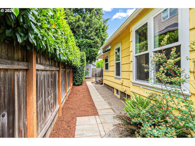 5811 N PRINCETON St, Portland, OR 97203