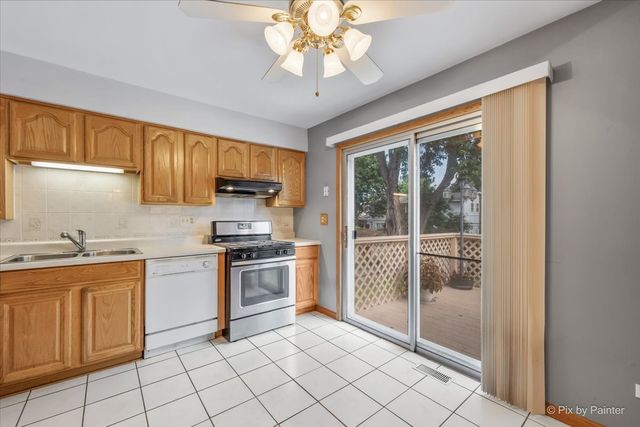 1814 W Catalpa Lane, Mount Prospect, IL 60056