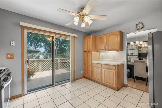 1814 W Catalpa Lane, Mount Prospect, IL 60056