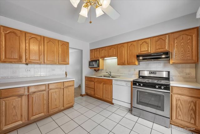 1814 W Catalpa Lane, Mount Prospect, IL 60056