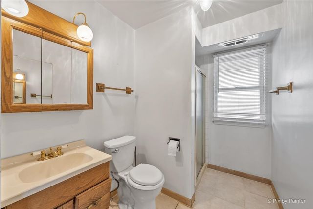 1814 W Catalpa Lane, Mount Prospect, IL 60056