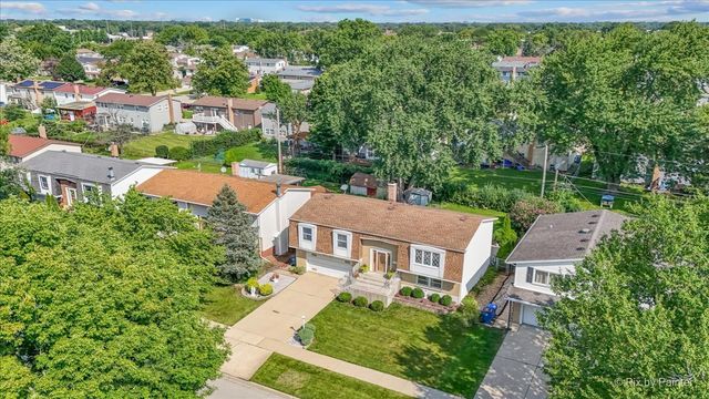 1814 W Catalpa Lane, Mount Prospect, IL 60056