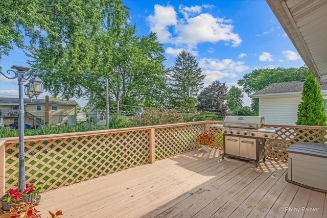 1814 W Catalpa Lane, Mount Prospect, IL 60056