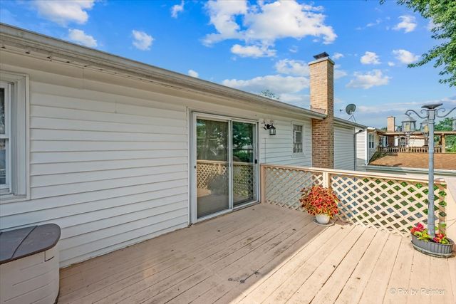 1814 W Catalpa Lane, Mount Prospect, IL 60056
