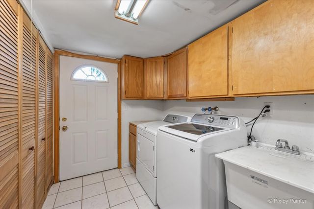 1814 W Catalpa Lane, Mount Prospect, IL 60056