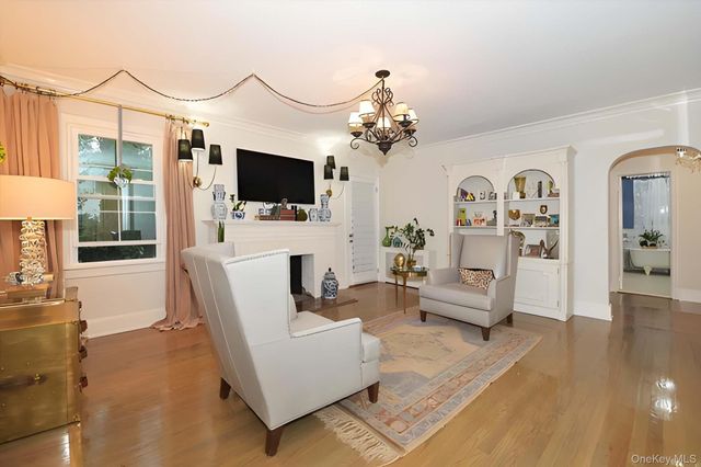 32 Franklin Avenue, Sea Cliff, NY 11579