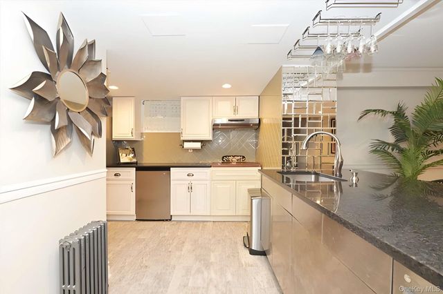 32 Franklin Avenue, Sea Cliff, NY 11579
