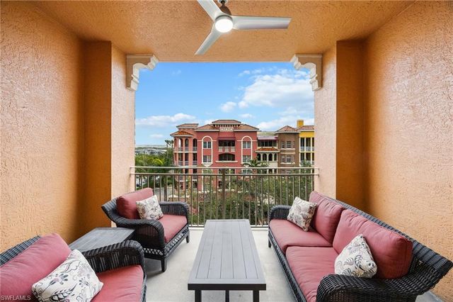 410 Bayfront PL 2502, Naples, FL 34102