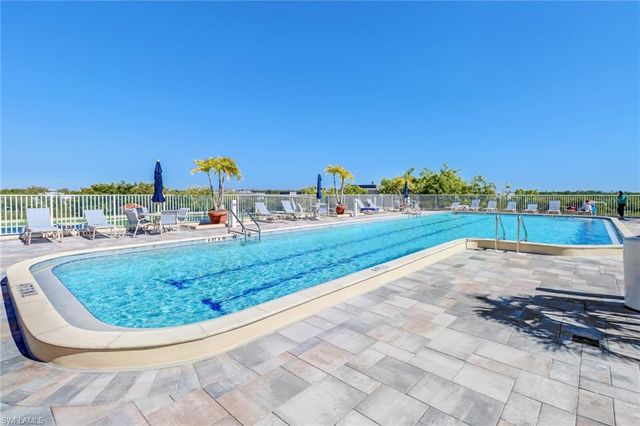 410 Bayfront PL 2502, Naples, FL 34102