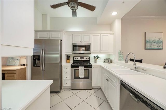 410 Bayfront PL 2502, Naples, FL 34102