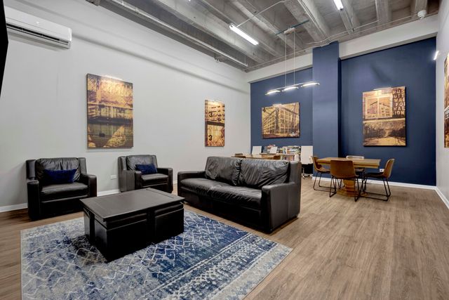 1645 W Ogden Avenue 718, Chicago, IL 60612