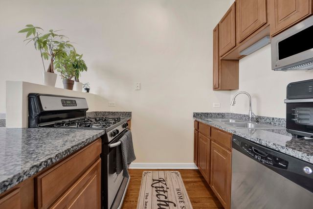 1645 W Ogden Avenue 718, Chicago, IL 60612
