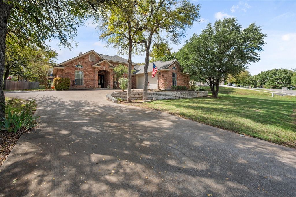 6511 Westover Drive, Granbury, TX 76049 — photo 3