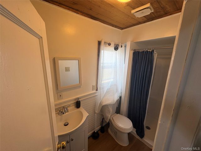 1 Royal Acres Drive 5, Middletown, NY 10940