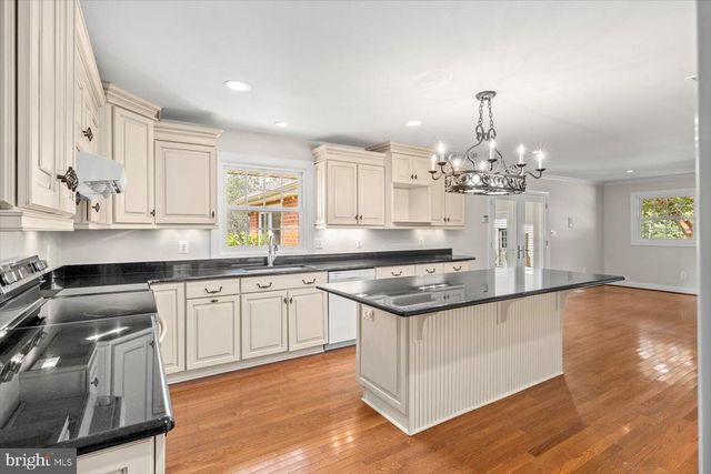 45 BOWLING FARM LN, Fredericksburg, VA 22406