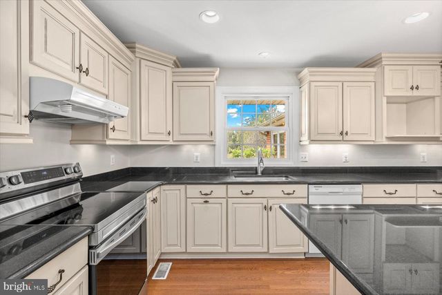 45 BOWLING FARM LN, Fredericksburg, VA 22406