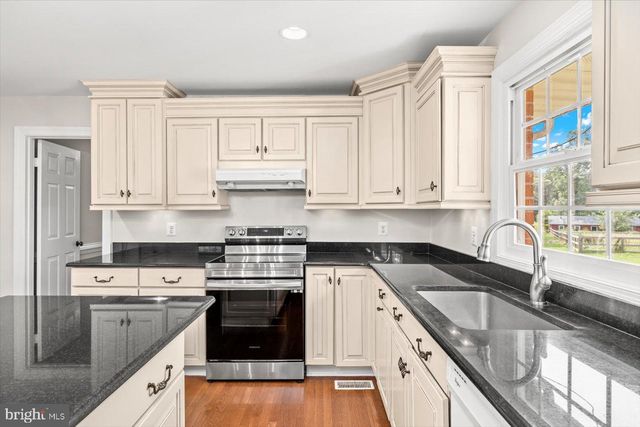 45 BOWLING FARM LN, Fredericksburg, VA 22406