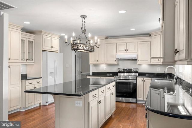 45 BOWLING FARM LN, Fredericksburg, VA 22406