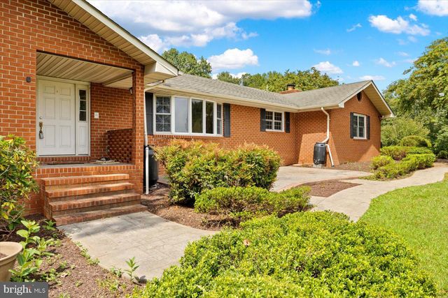 45 BOWLING FARM LN, Fredericksburg, VA 22406