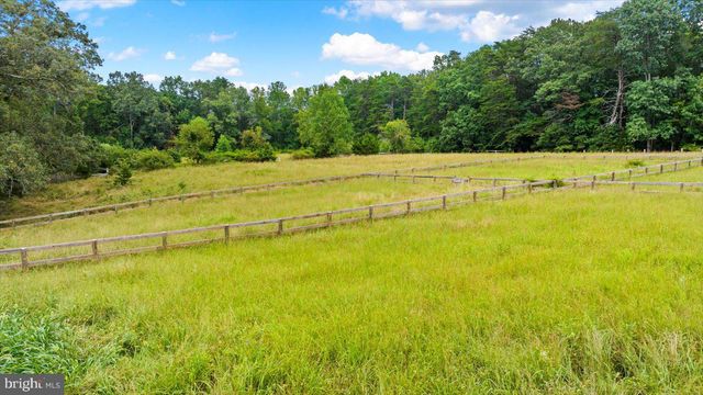 45 BOWLING FARM LN, Fredericksburg, VA 22406