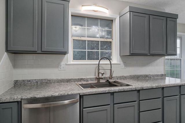 813 Galena Road, Ozark, MO 65721