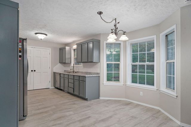 813 Galena Road, Ozark, MO 65721