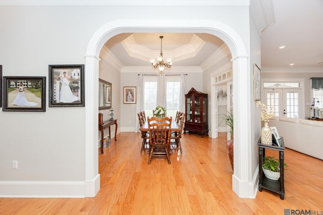 2145 Brittany Dr, Port Allen, LA 70767