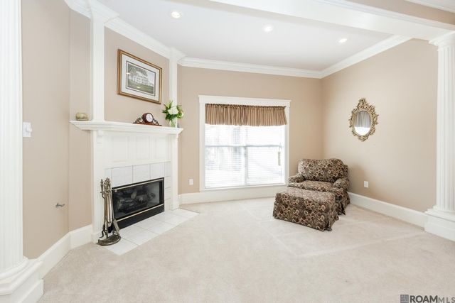 2145 Brittany Dr, Port Allen, LA 70767